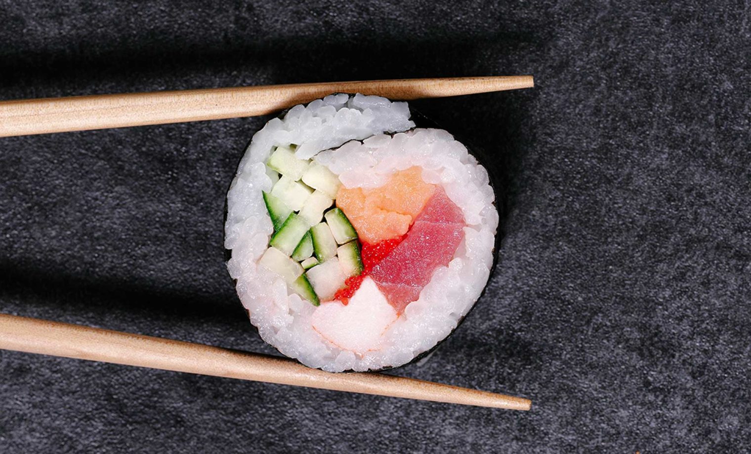 ovrgrnd-social-media-influencer-agency-montreal-mito-sushi-maki-chopsticks